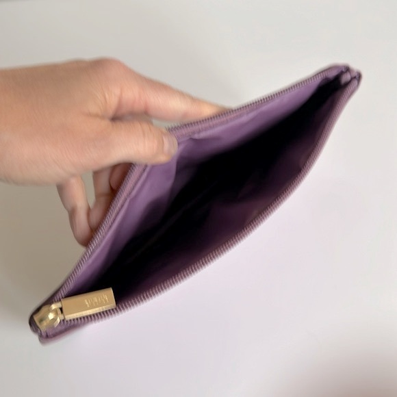 FREE ADD ON (with purchase) Caudalie cosmetic bag - Picture 4 of 7